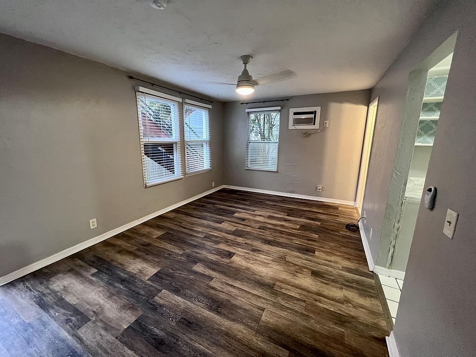 1st image of 107 Washington St #3