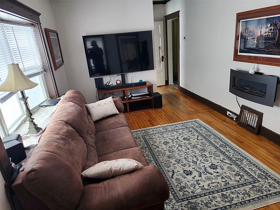 3rd image of 2124 8th Street