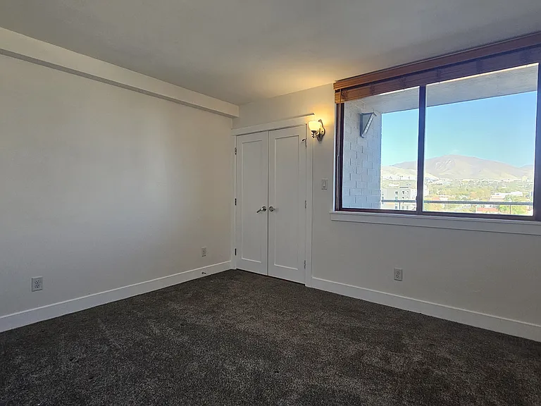 230 E Broadway St #1008 — Photo 19