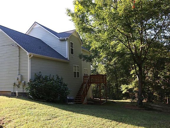 4th image of 3241 Victoria Place Dr