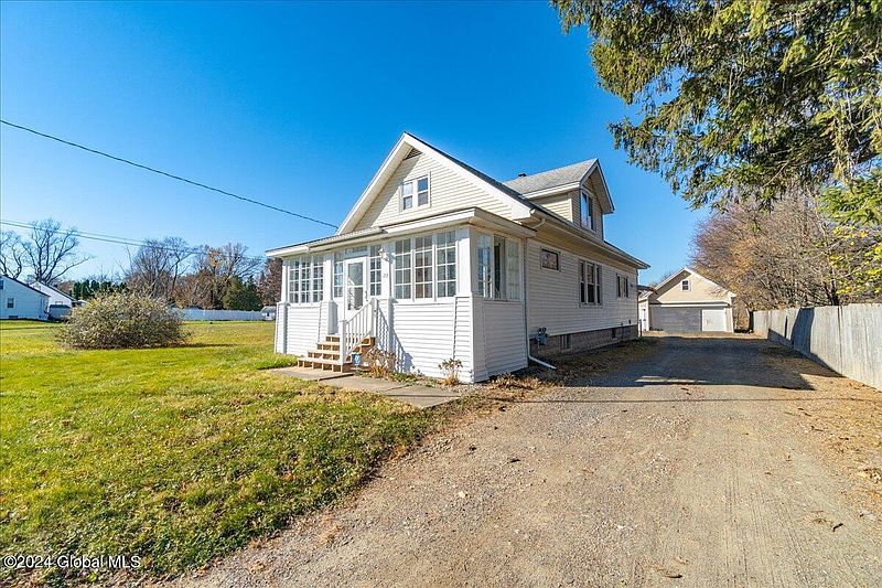 2nd image of 213 Sunnyside Road