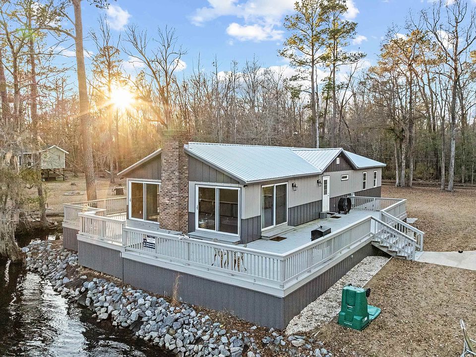 1st image of 7122 Cox Lake Dr.