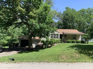 3318 E Oakwood Ave, Decatur, IL 62521