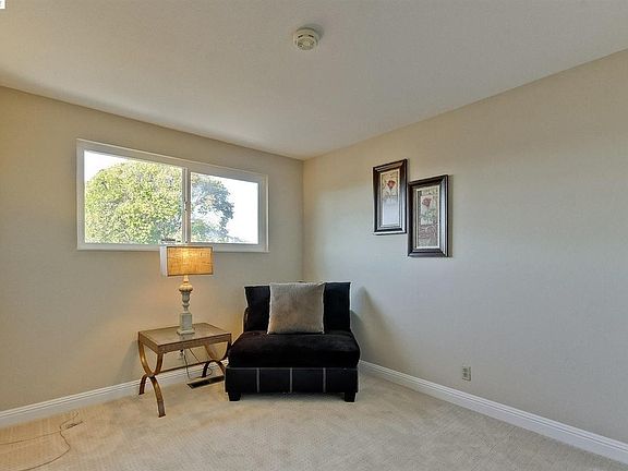 2nd image of 3047 San Mateo Way