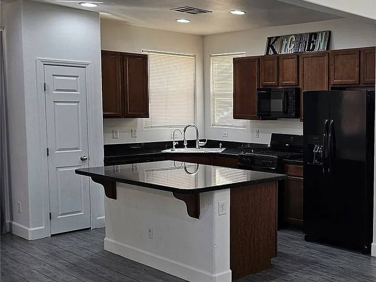 7451 Benlomond Ave — Photo 2