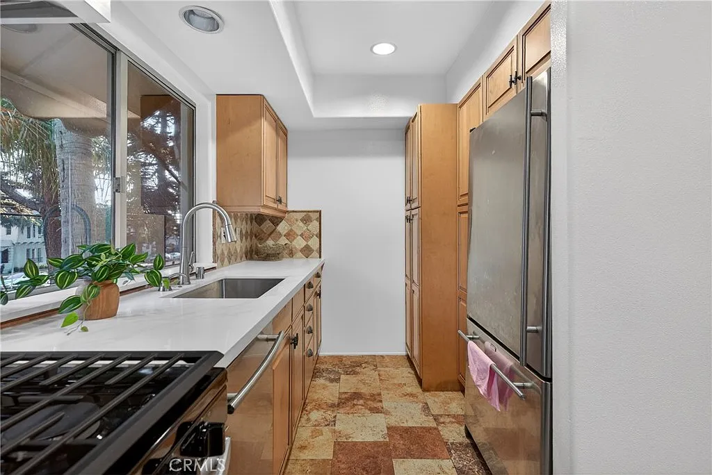2 bed, 1440 sqft, $4,000 — Photo 3