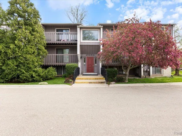 29890 W Twelve Mile Rd APT 902, Farmington, MI 48334