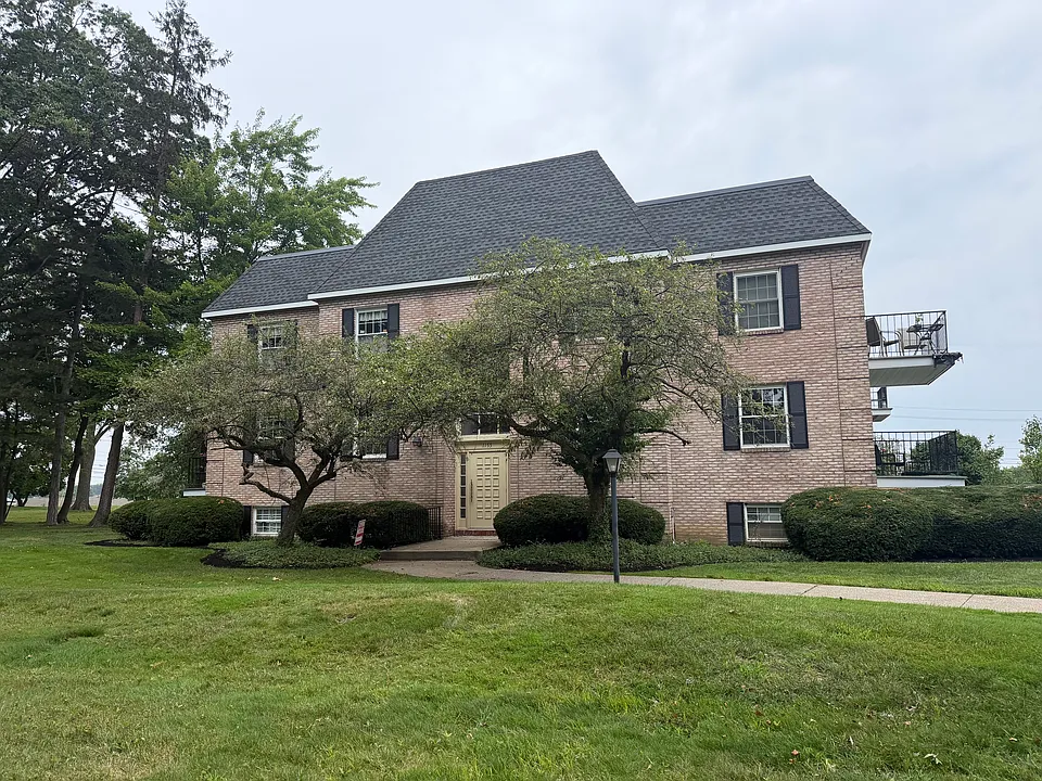 1155 Charter Oak Ln #307