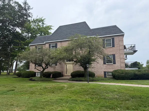 1155 Charter Oak Ln APT 307, Westlake, OH 44145