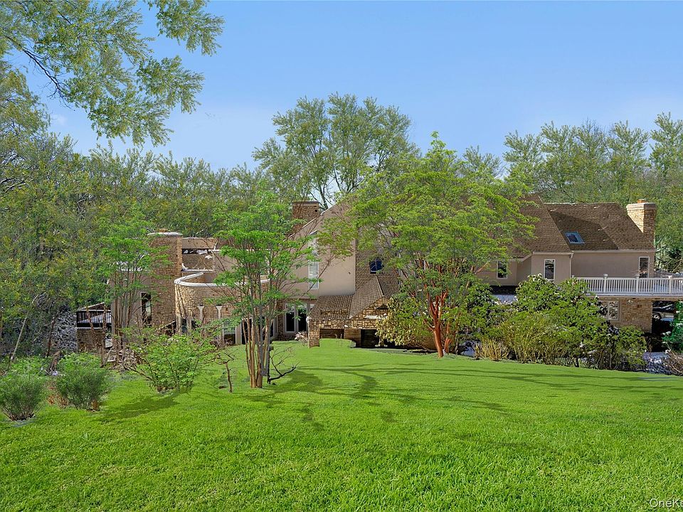 1st image of 301 Oakley Court