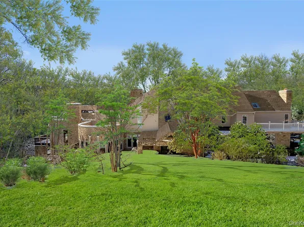 301 Oakley Court, Mill Neck, NY 11765