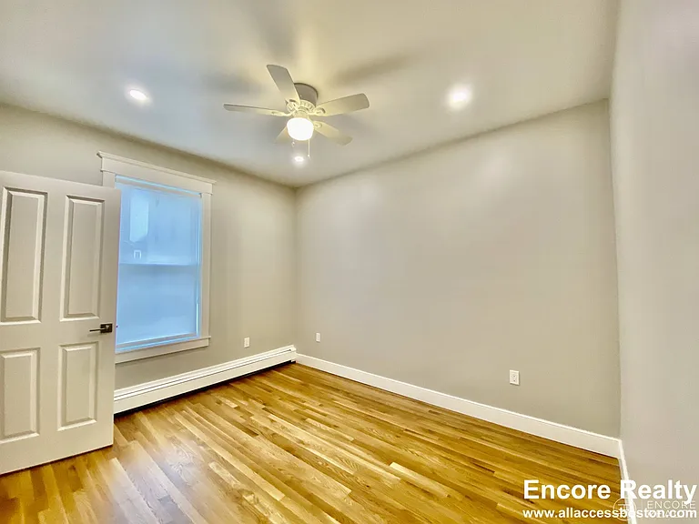 35 Portsmouth St #1L — Photo 8