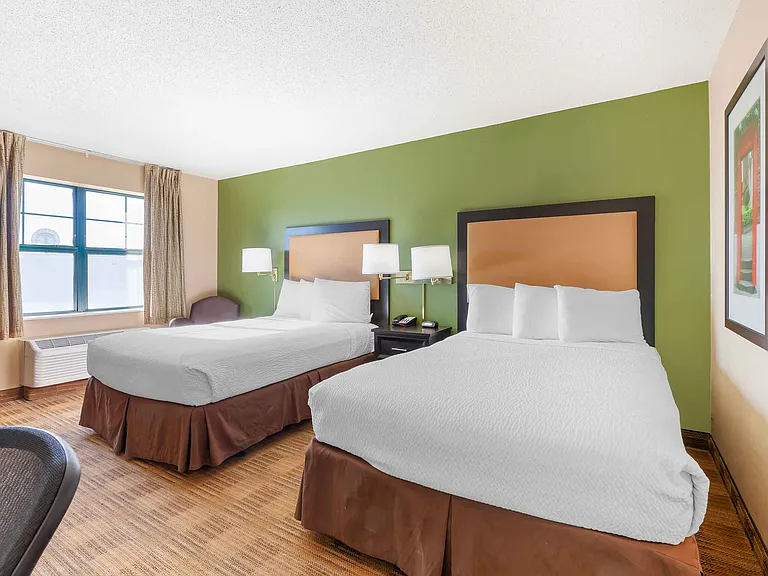 Studio Suite - 2 Full Beds