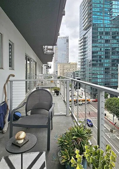 645 W 9th St #609 — Photo 16