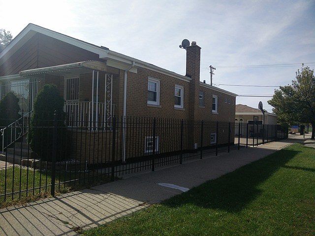2nd image of 4400 S Keating Ave