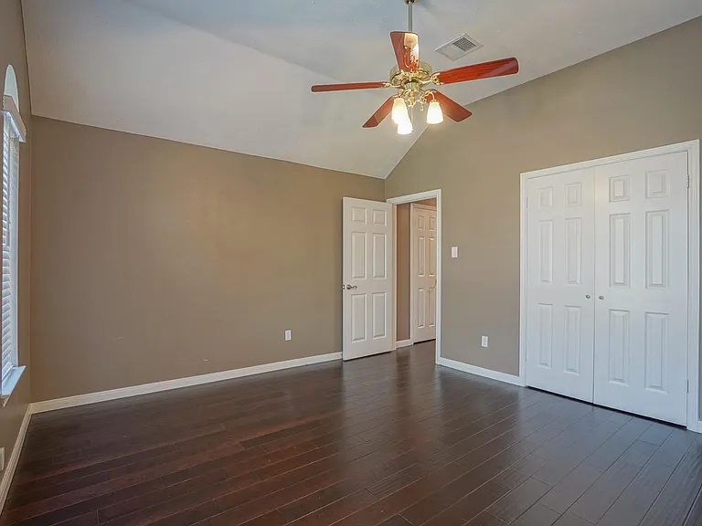 2108 Lakeway Dr — Photo 48