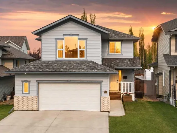 76 W Lacey Close, Red Deer, AB T4R 3R7