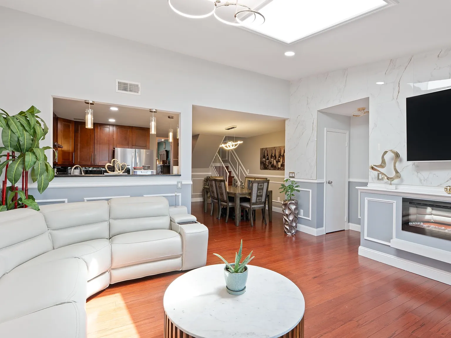 2 bed, 2.0 bath, $3,400 — Photo 4