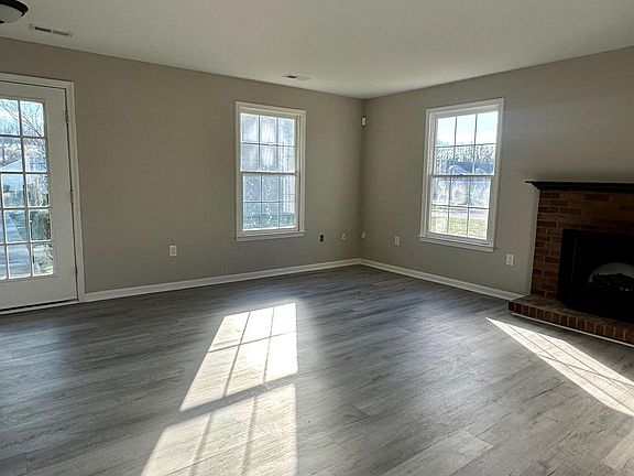 4th image of 3193 Westdale Ct