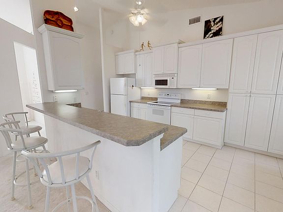 4th image of 114 San Remo Dr