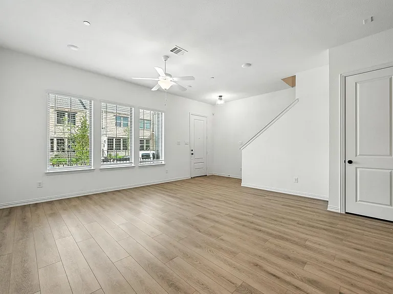 630 Redwood Way — Photo 9