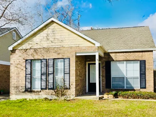 340 Meadow Crossing Dr, Baton Rouge, LA 70820
