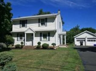 24 Maplehurst Ln, Piscataway, NJ 08854