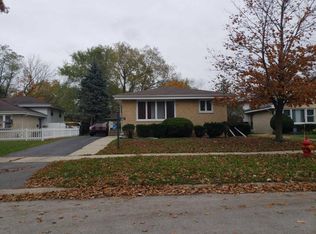 365 Elk Blvd, Des Plaines, IL 60016