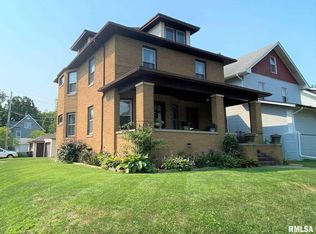 2448 18th Ave, Rock Island, IL
