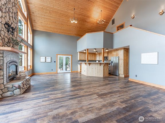 5th image of 117 Hummingbird Road