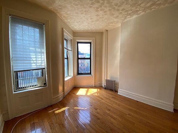 3rd image of 890 Saint Johns Pl #6