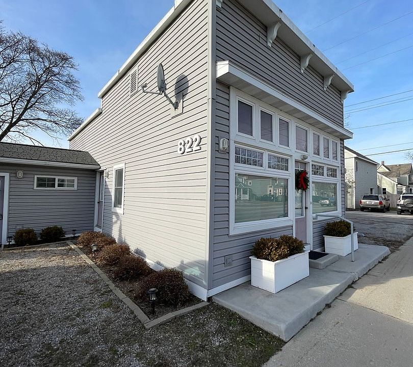 822 Cass St, Traverse City, MI 49684 Zillow