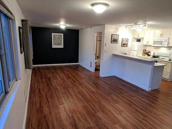 4th image of 2215 Eastlake Ave E