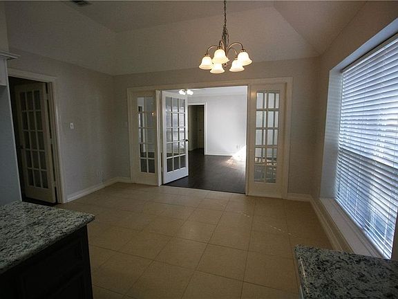 4th image of 2101 Woodbury Pl