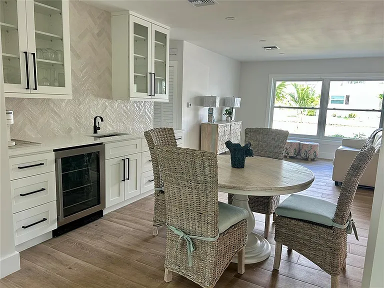 1625 Idle Ln — Photo 3