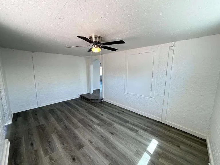 352 W Roosevelt Ave — Photo 5