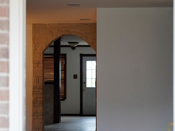 4th image of 5540 Camarillo Dr