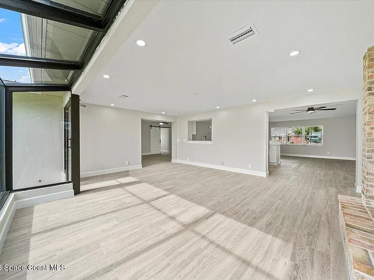540 Albatross St — Photo 23