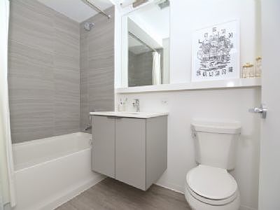 2nd image of 2200 N Milwaukee Ave