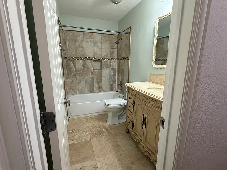 1410 Paris Dr — Photo 17