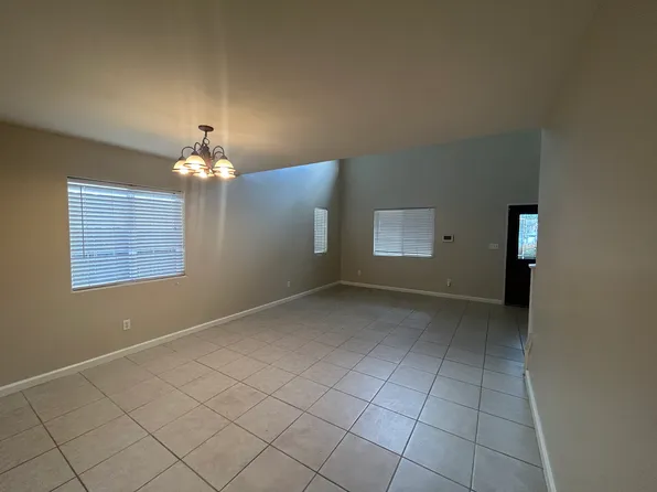 12404 Great Country Dr, Bakersfield, CA 93312