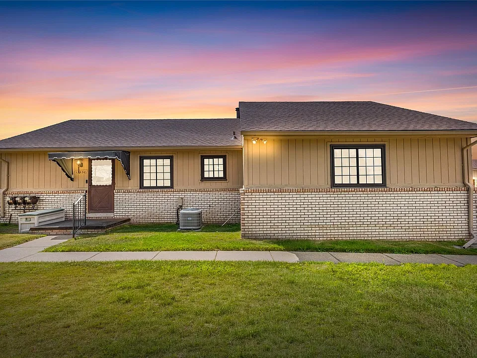13936 Harrington Dr