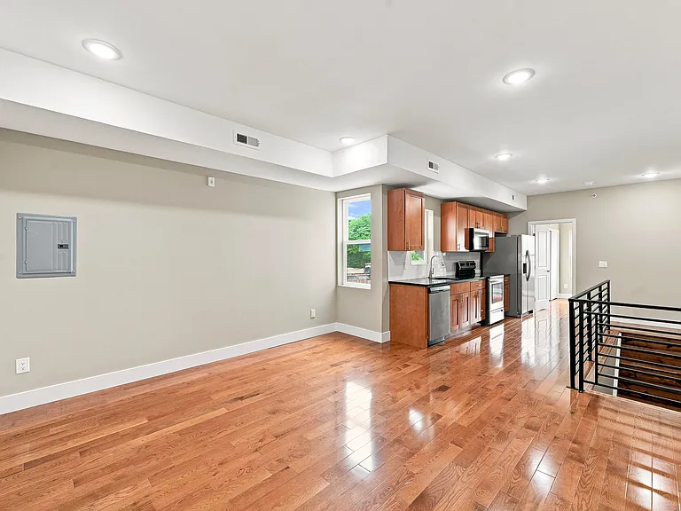 1406 Point Breeze Ave #3 — Photo 3