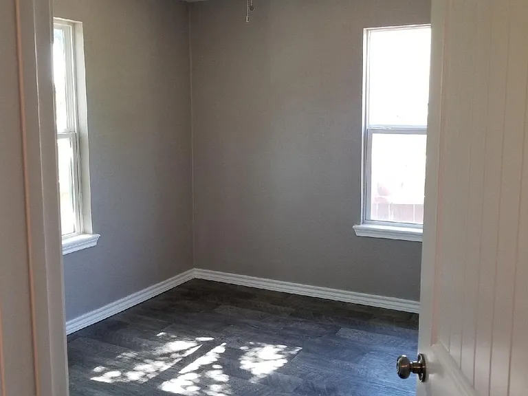 2922 Haynie Ave — Photo 4
