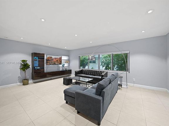 3rd image of 1145 101st St APT 4