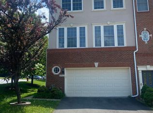 47581 Royal Burnham Ter, Sterling, VA 20165