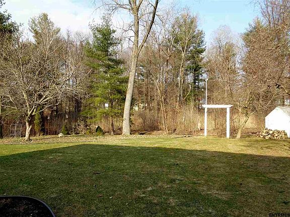 4th image of 71 Appletree Ln