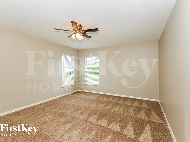 4105 NE 10th Ave — Photo 7