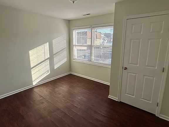4th image of 1148 William St #108