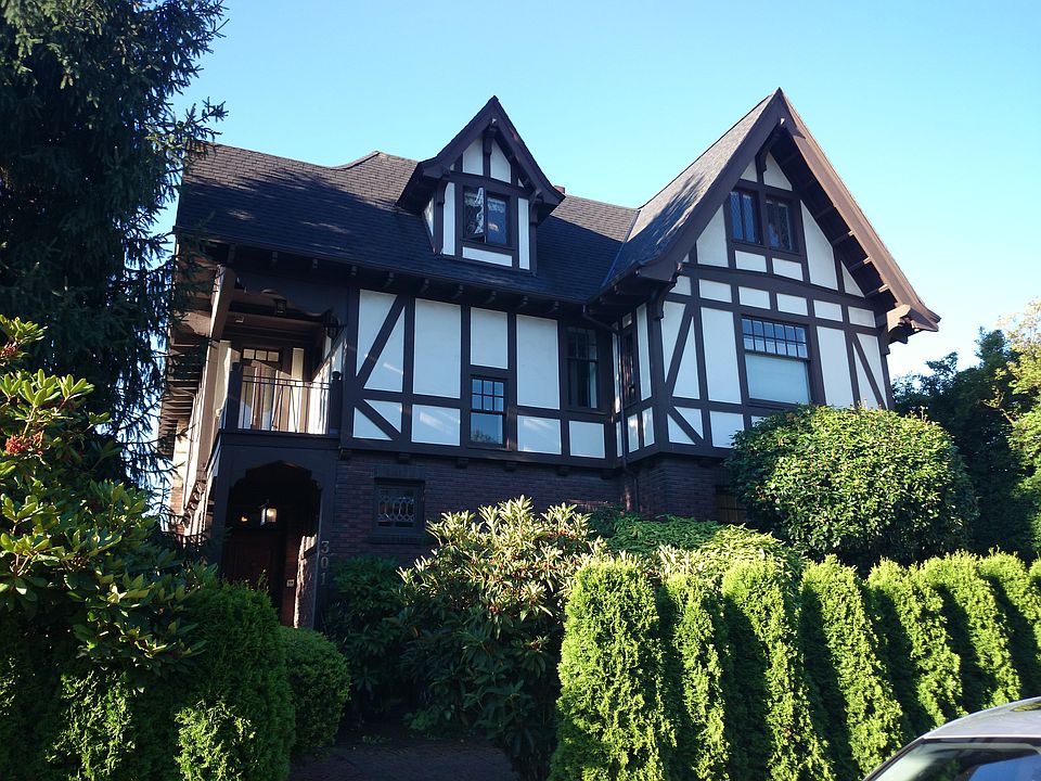 2nd image of 301 W Kinnear Pl
